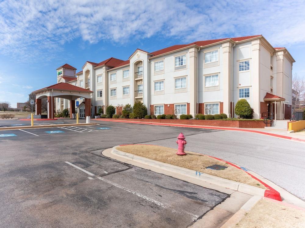 Holiday Inn Express & Suites Oklahoma City Northwest By Ihg Bagian luar foto