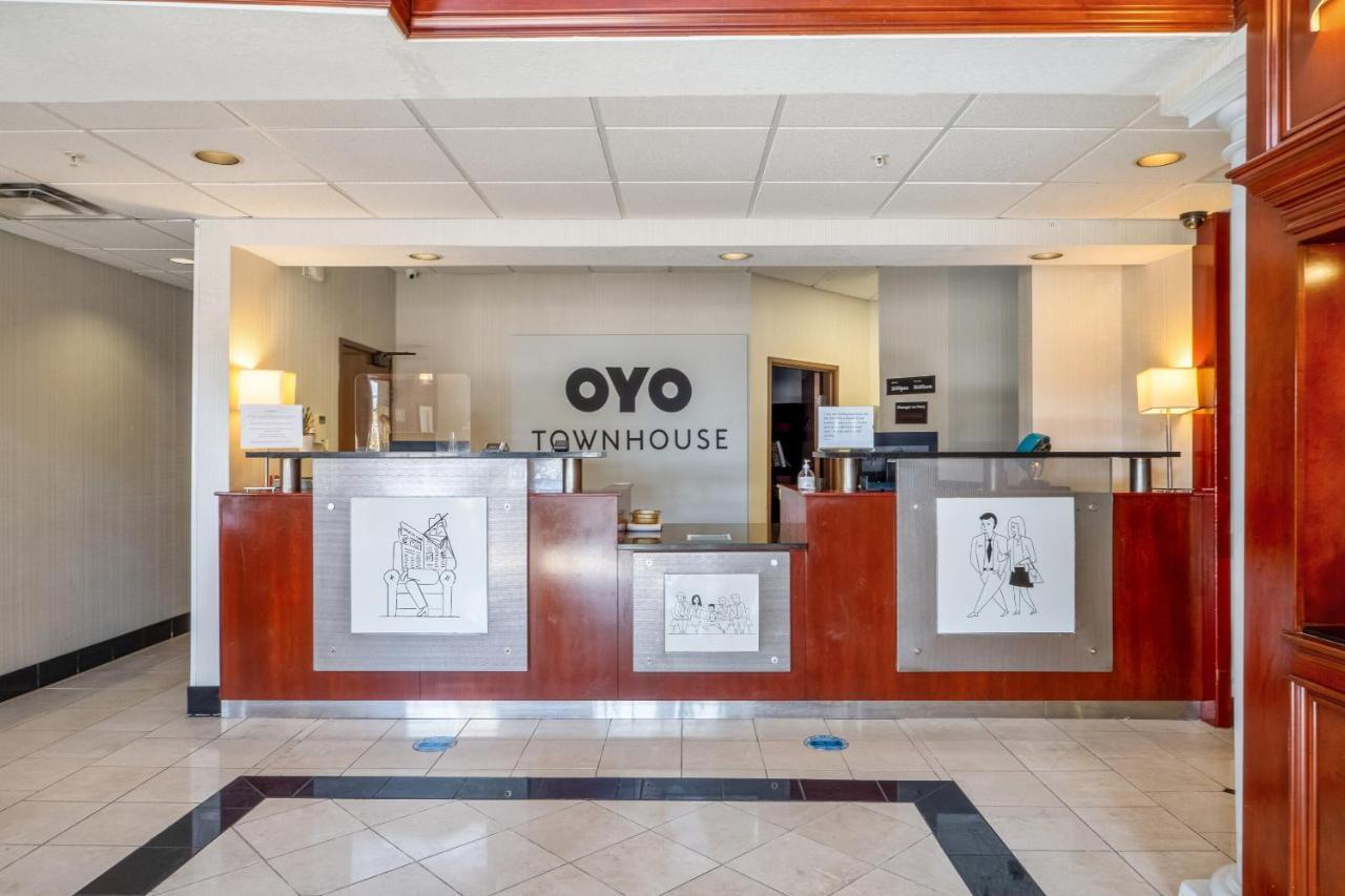 Oyo Townhouse Oklahoma City-Penn Square Bagian luar foto